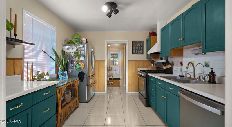 2021 29th St, Phoenix, AZ 85008