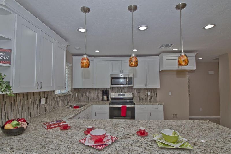 2021 E Earll Dr, Phoenix, AZ 85016