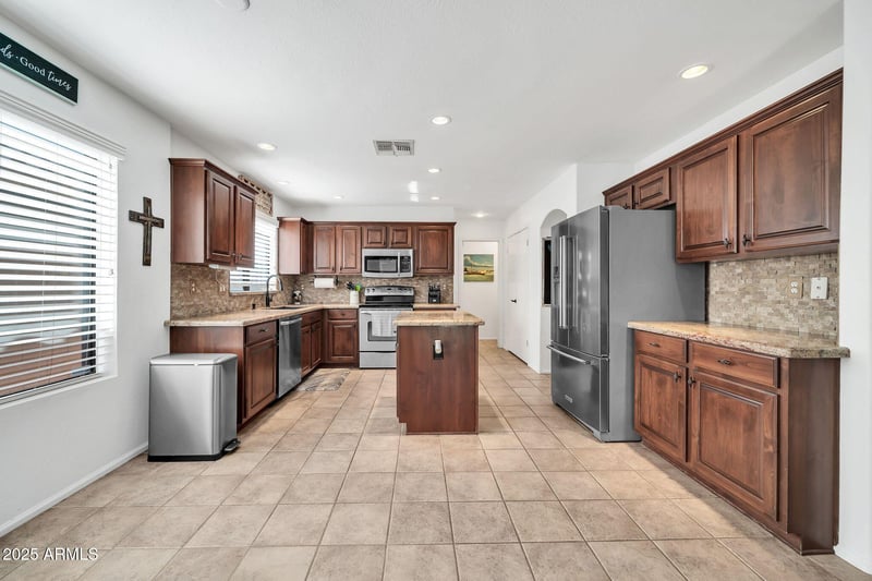 20219 33rd Pl, Phoenix, AZ 85050