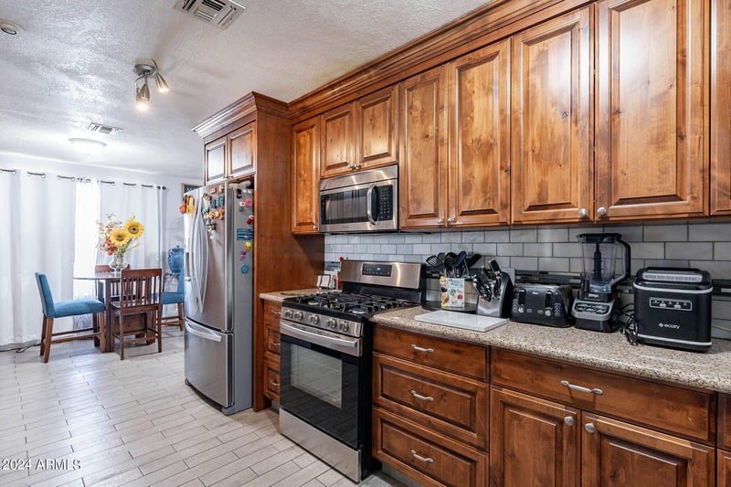 2022 Aster Dr, Phoenix, AZ 85029