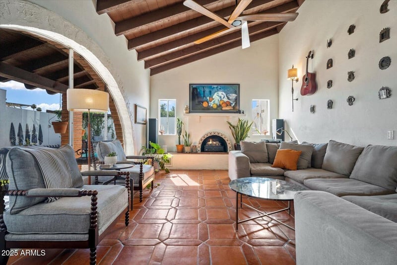 2022 Bishop Dr, Tempe, AZ 85282