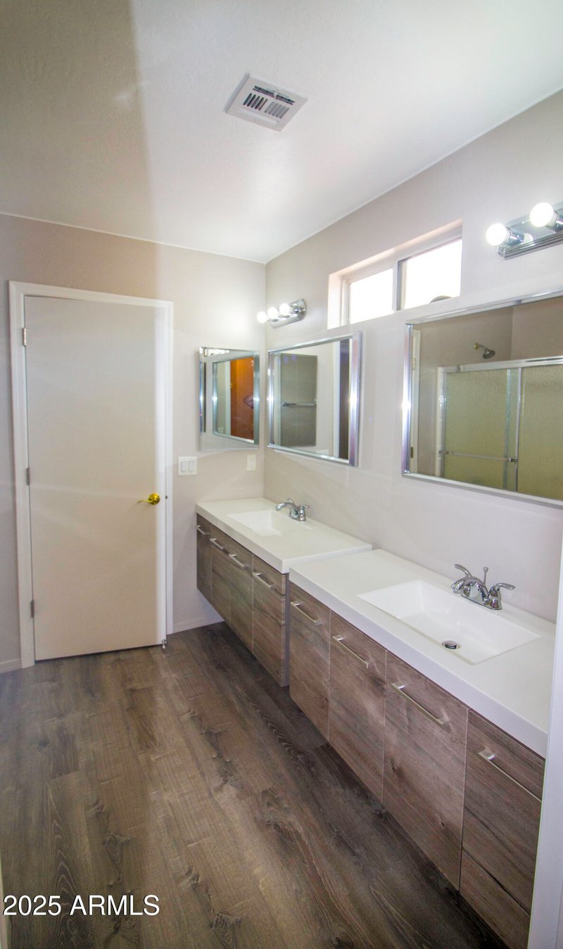 20221 31st St, Phoenix, AZ 85050