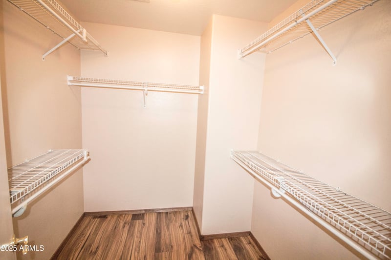 20221 31st St, Phoenix, AZ 85050