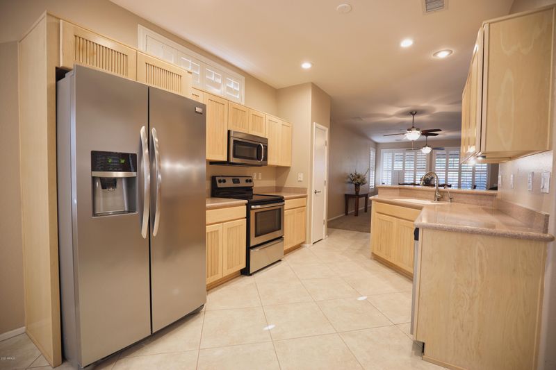 20226 N Shadow Mountain Dr, Surprise, AZ 85374