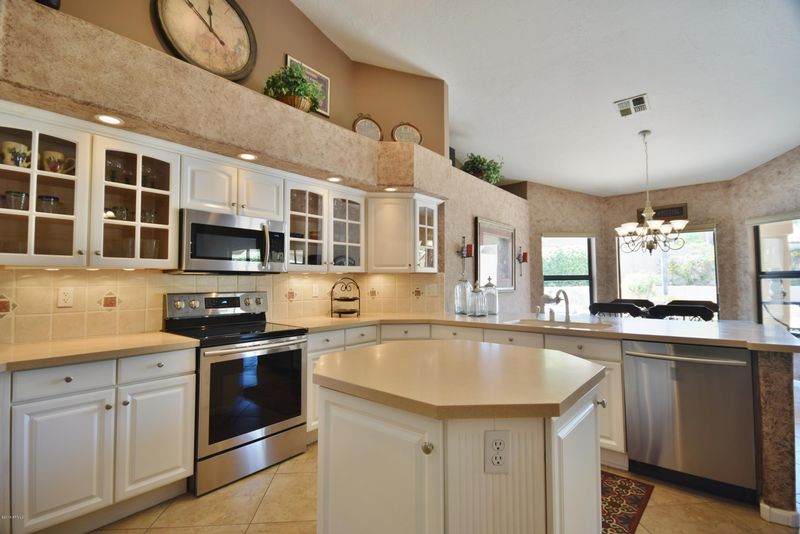 2023 E Sapium Way, Phoenix, AZ 85048
