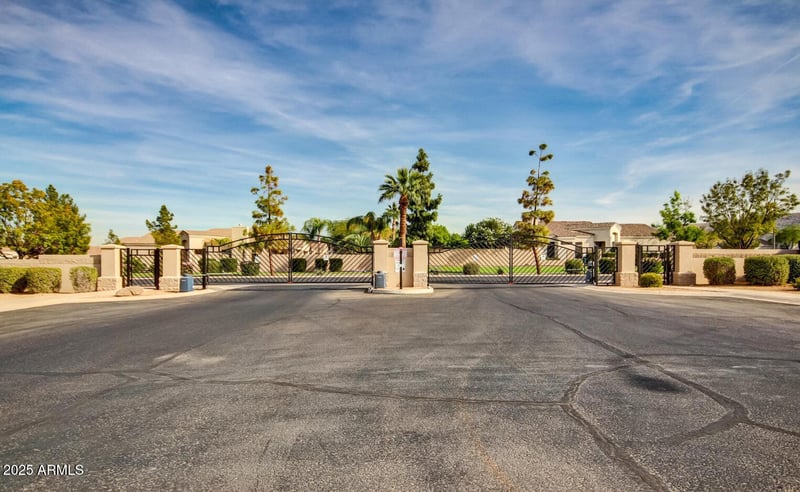 2023 Valencia Dr, Phoenix, AZ 85042