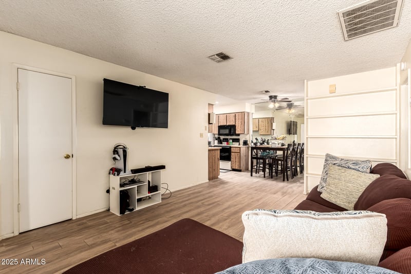 20236 6th Dr #6, Phoenix, AZ 85027