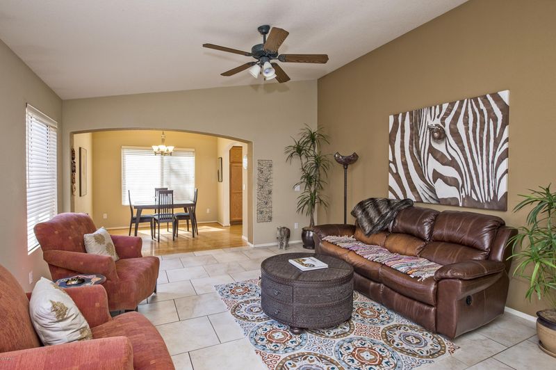 2025 E Bluefield Ave, Phoenix, AZ 85022