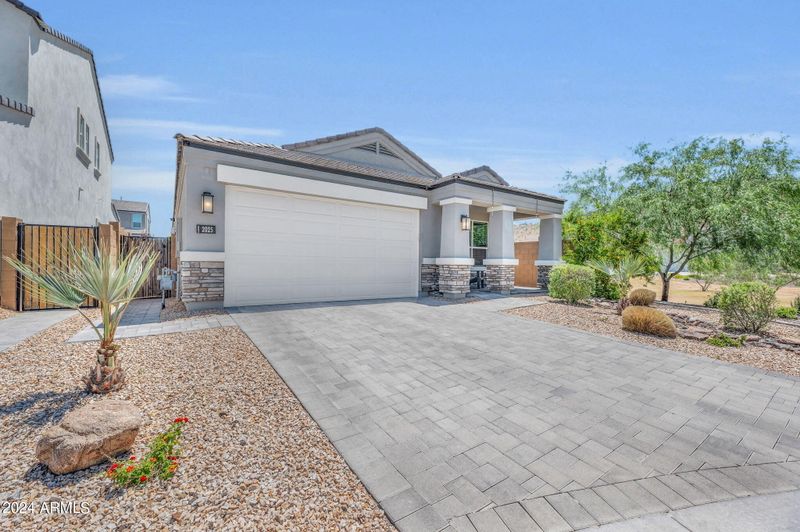 2025 E Charlotte Dr, Phoenix, AZ 85024