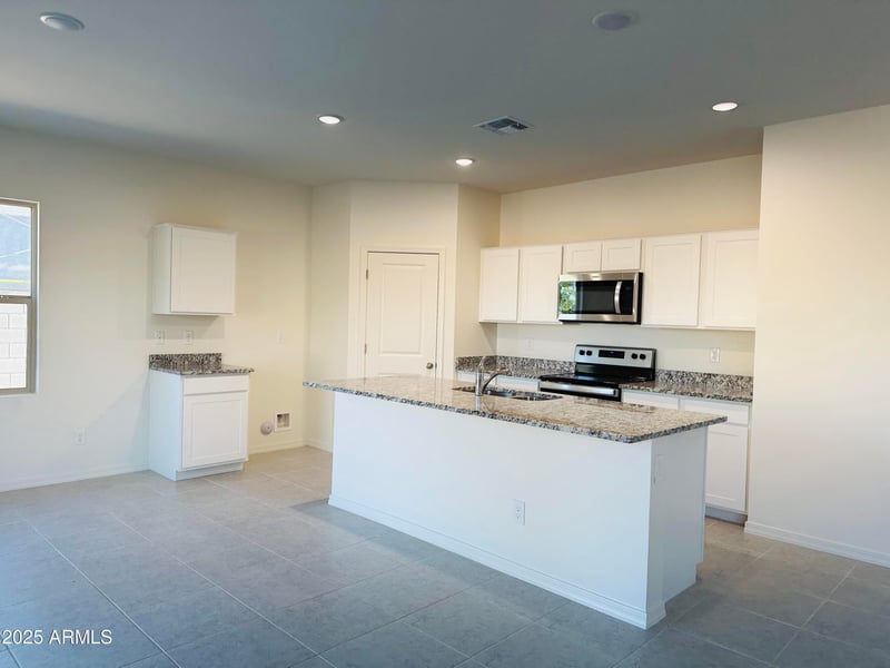 2025 Night Rider Rd, San Tan Valley, AZ 85140