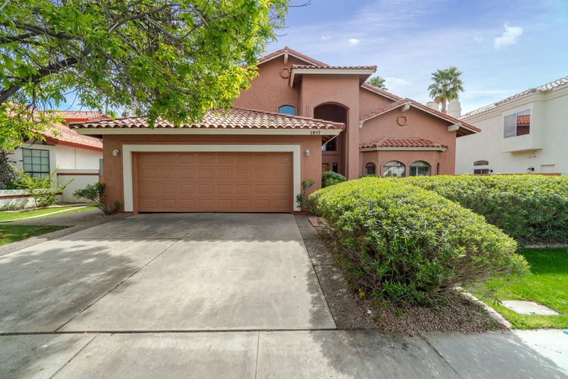 2027 E Catamaran Dr, Gilbert, AZ 85234