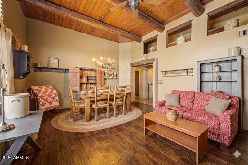 2027 E Circle Mountain Rd, New River, AZ 85087