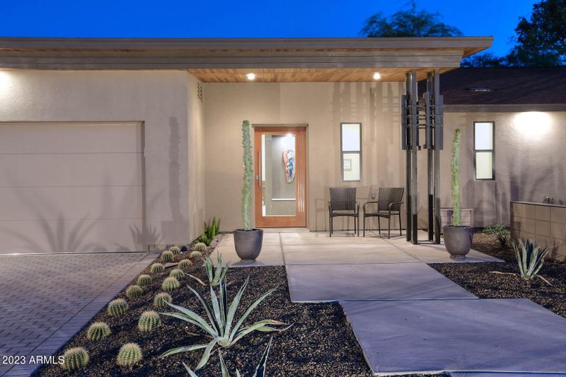 2027 E Hillery Dr, Phoenix, AZ 85022
