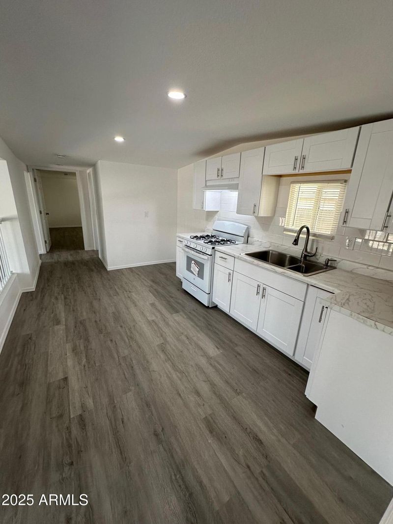 2027 E Michelle Dr, Phoenix, AZ 85022