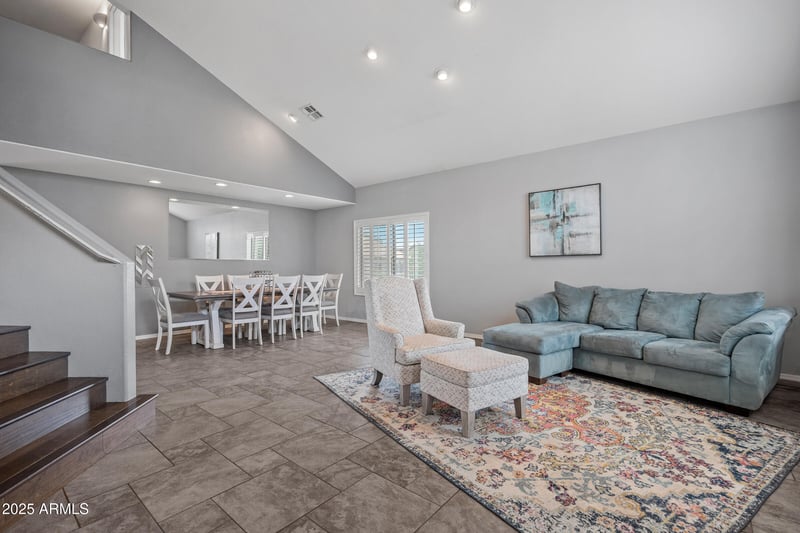 2027 Parkside Ln, Phoenix, AZ 85024