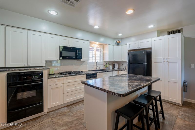 2027 W Montebello Ave, Phoenix, AZ 85015