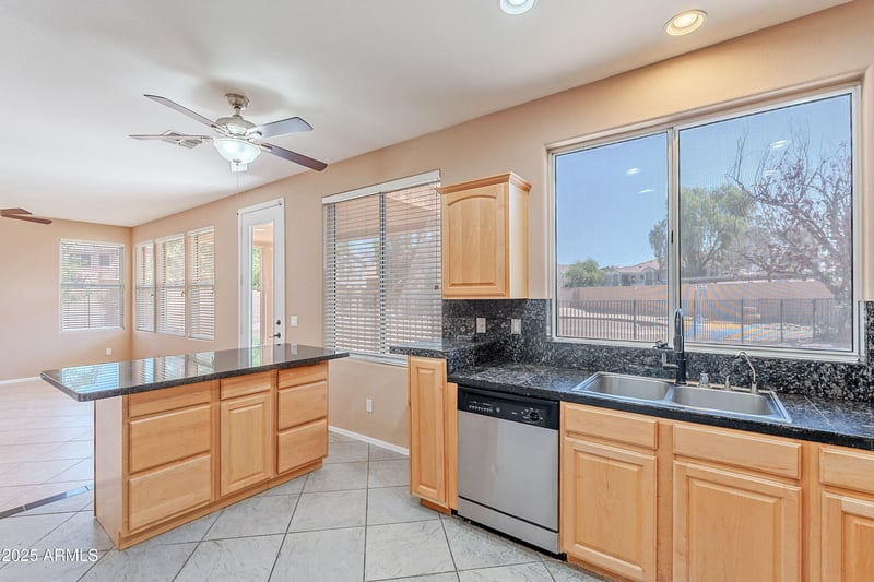 20277 68th Dr, Glendale, AZ 85308