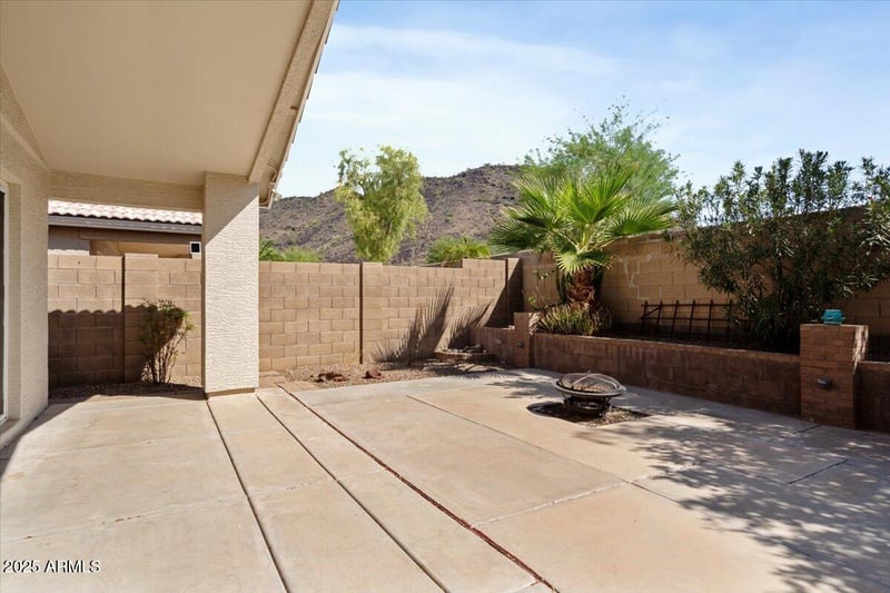 20283 51st Dr, Glendale, AZ 85308