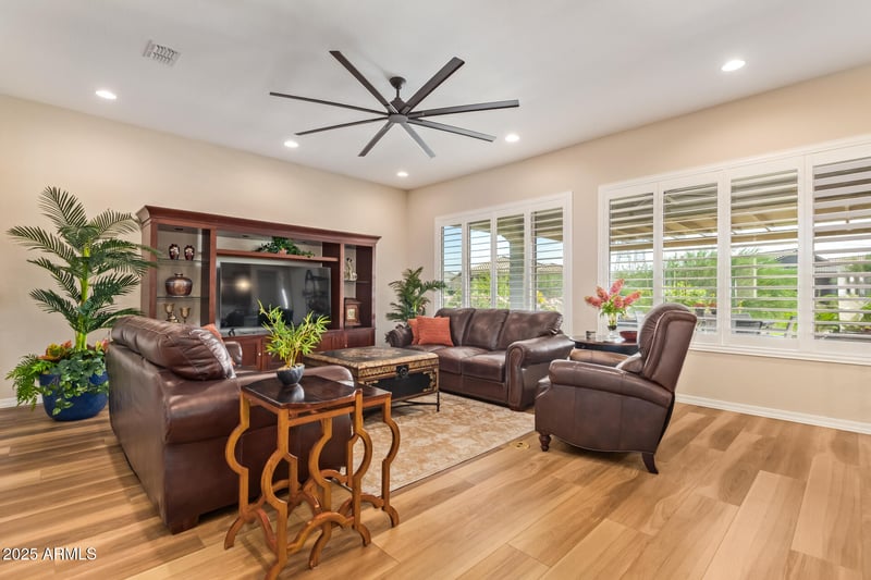20283 N Wagner Wash Dr, Buckeye, AZ 85396