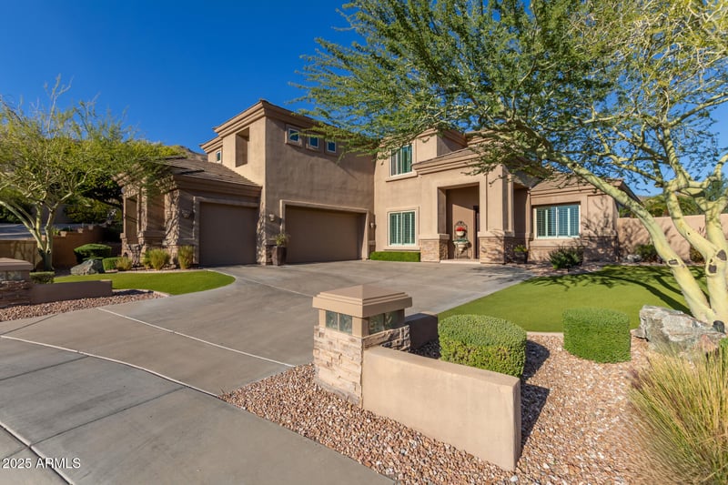 203 Desert Flower Ln, Phoenix, AZ 85045