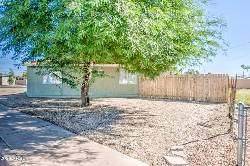 203 Mission Ln, Phoenix, AZ 85021