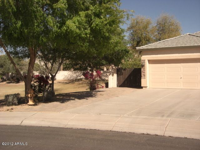 203 W Temple Ct, Gilbert, AZ 85233