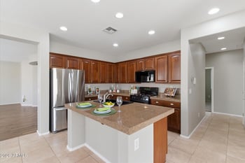 2030 Clearview Trl, Anthem, AZ 85086