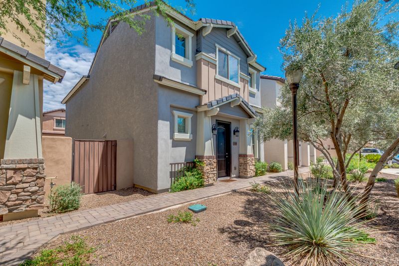 2030 E Heartwood Ln, Phoenix, AZ 85022