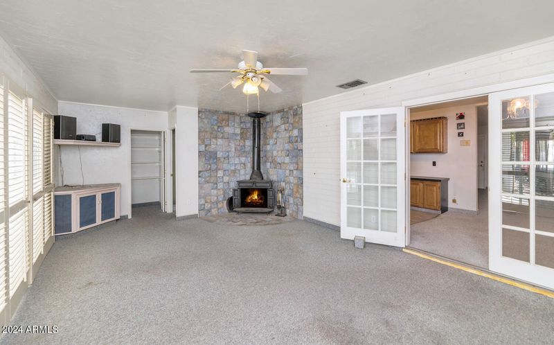 2031 E Mitchell Dr, Phoenix, AZ 85016