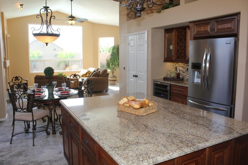 2031 E Taxidea Way, Phoenix, AZ 85048