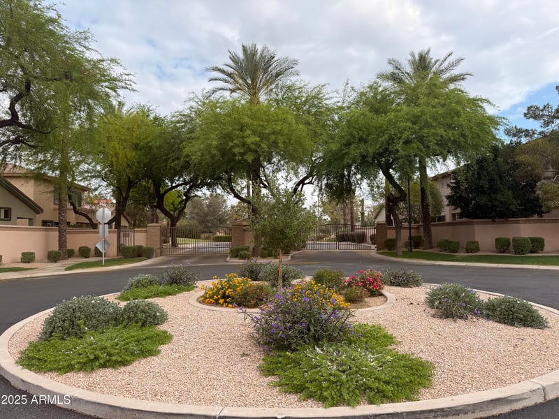 2031 Periwinkle Way, Chandler, AZ 85248