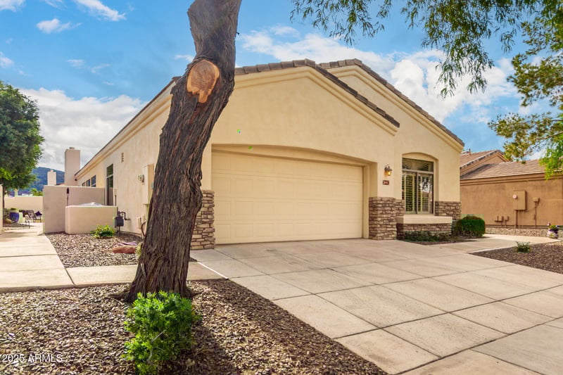 2031 Valencia Dr, Phoenix, AZ 85042