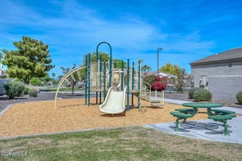 2031 Valencia Dr, Phoenix, AZ 85042