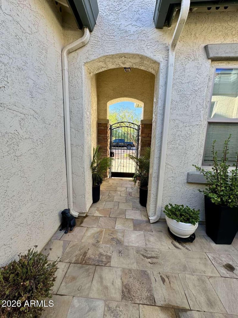 2031 Chimney Rock Rd, Phoenix, AZ 85085