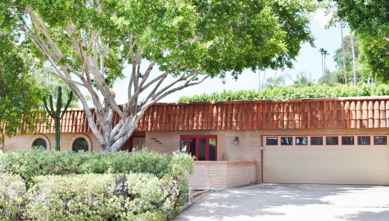 2032 E Orangewood Ave, Phoenix, AZ 85020