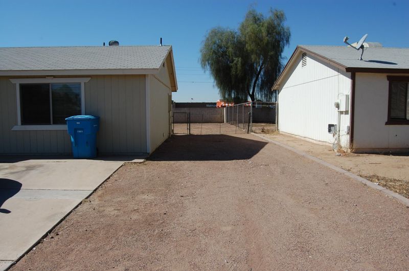 2032 N 74th Ln, Phoenix, AZ 85035