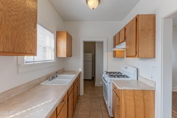 2032 Adams St, Phoenix, AZ 85009