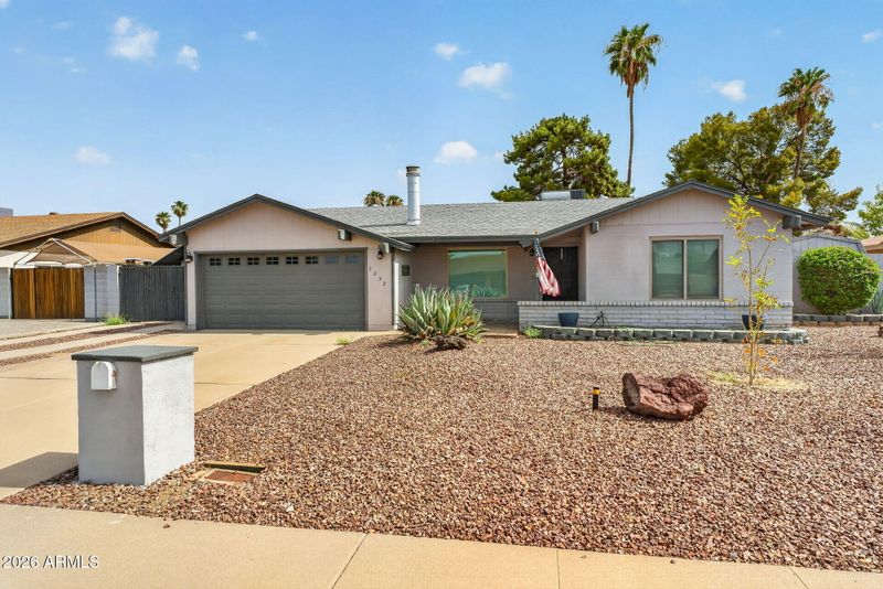 2032 W Meadow Dr, Phoenix, AZ 85023