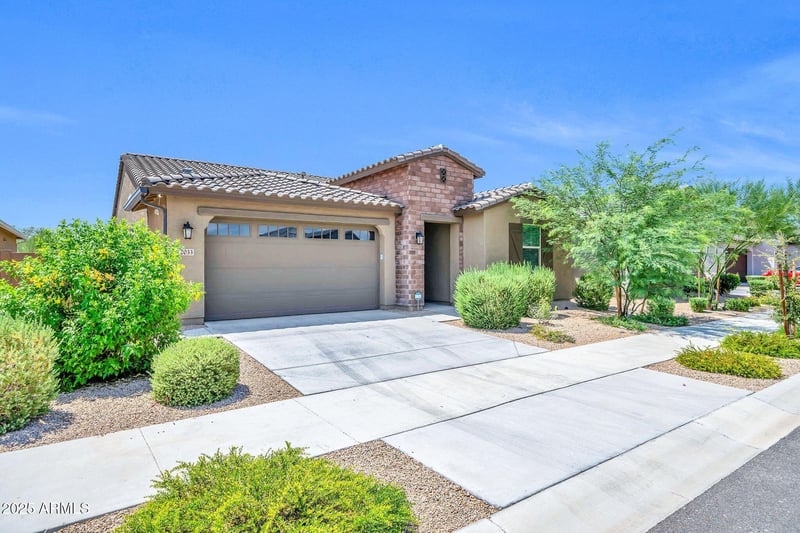 2033 Burnside Trl, Phoenix, AZ 85085