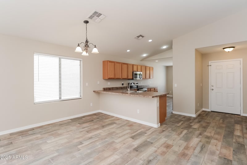 2033 Green Tree Dr, San Tan Valley, AZ 85144