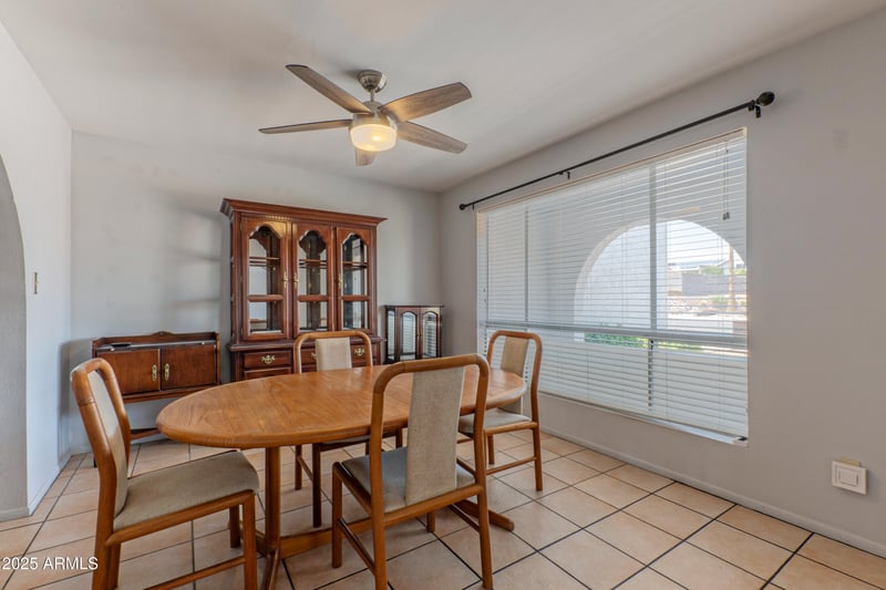 2033 Hillery Dr, Phoenix, AZ 85022