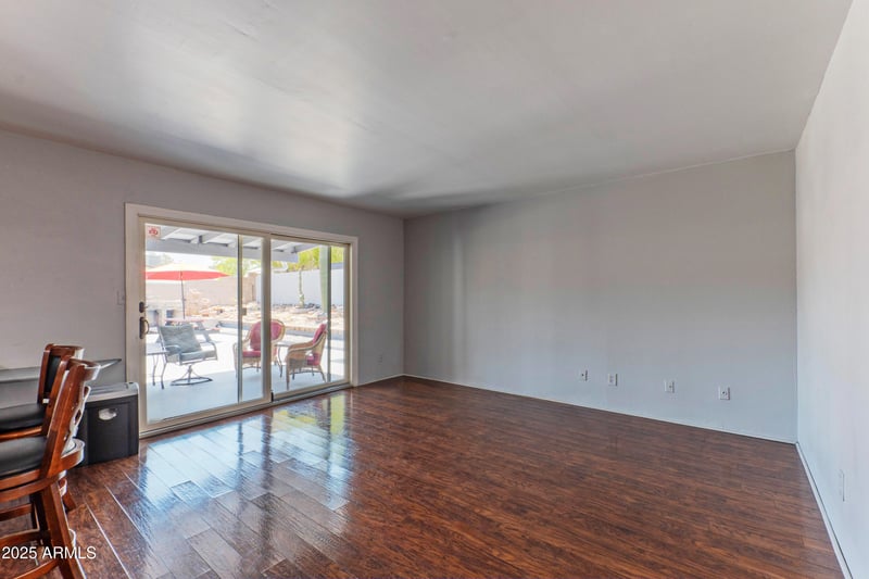 2033 Hillery Dr, Phoenix, AZ 85022