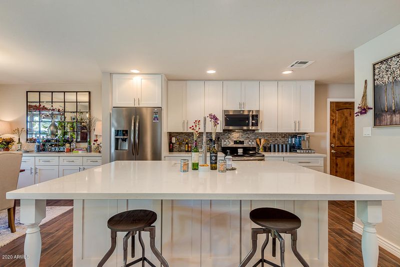 2033 W Edgemont Ave, Phoenix, AZ 85009