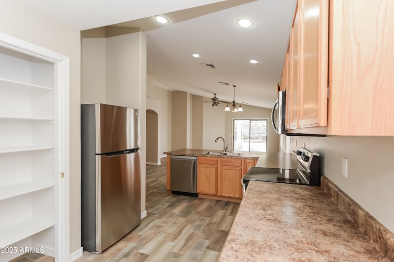 2033 Green Tree Dr, San Tan Valley, AZ 85144