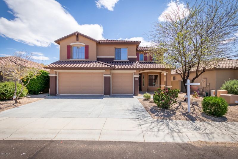 2033 W Kuralt Dr, Anthem, AZ 85086