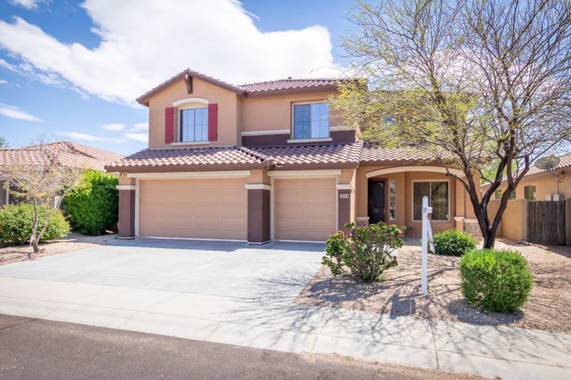 2033 W Kuralt Dr, Anthem, AZ 85086