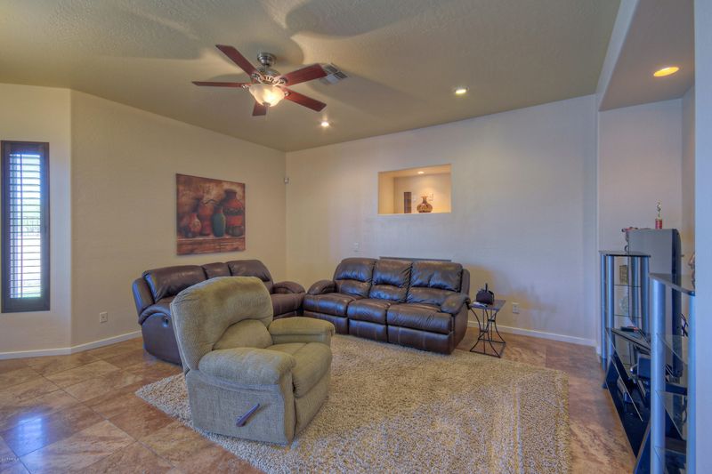 2034 E Valencia Dr, Phoenix, AZ 85042