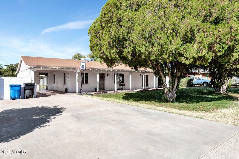 2034 N 38th Pl, Phoenix, AZ 85008