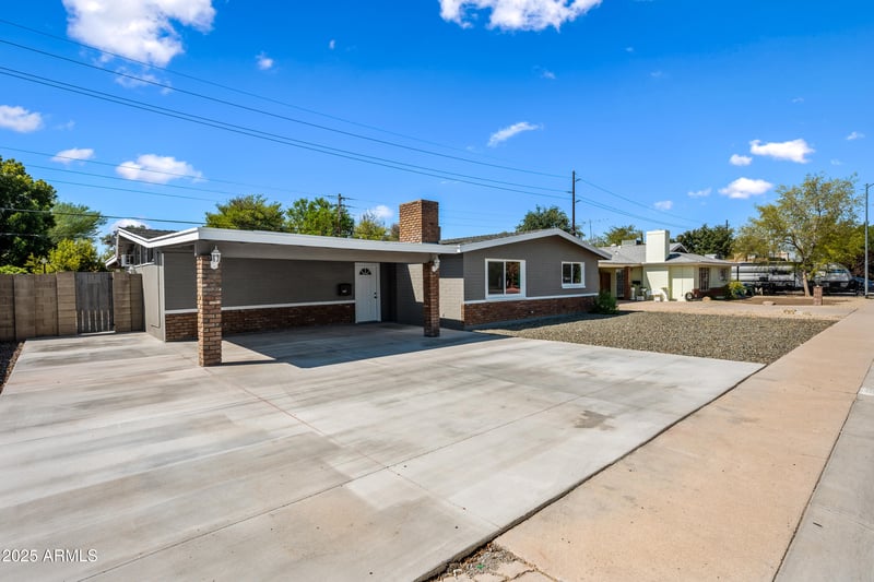 2035 Claremont St, Phoenix, AZ 85015