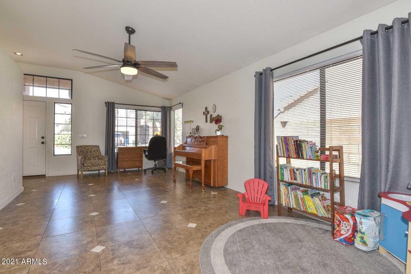 2035 W Tracy Ln, Phoenix, AZ 85023